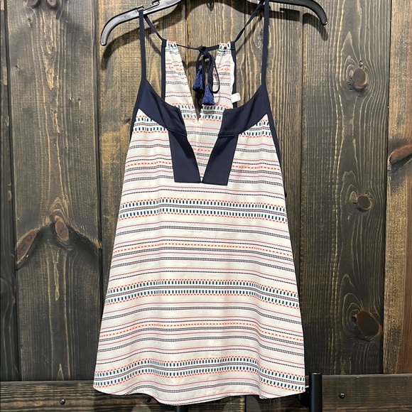 Athleta Coastal Dunes Tank Top M Activewear Tassel Tie Back Split Neck Stretch - Picture 1 of 8